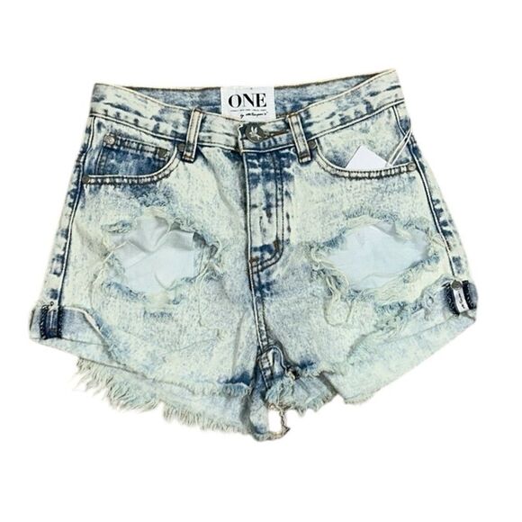 One Teaspoon Distressed Denim Shorts(Size 24) - Picture 4 of 7